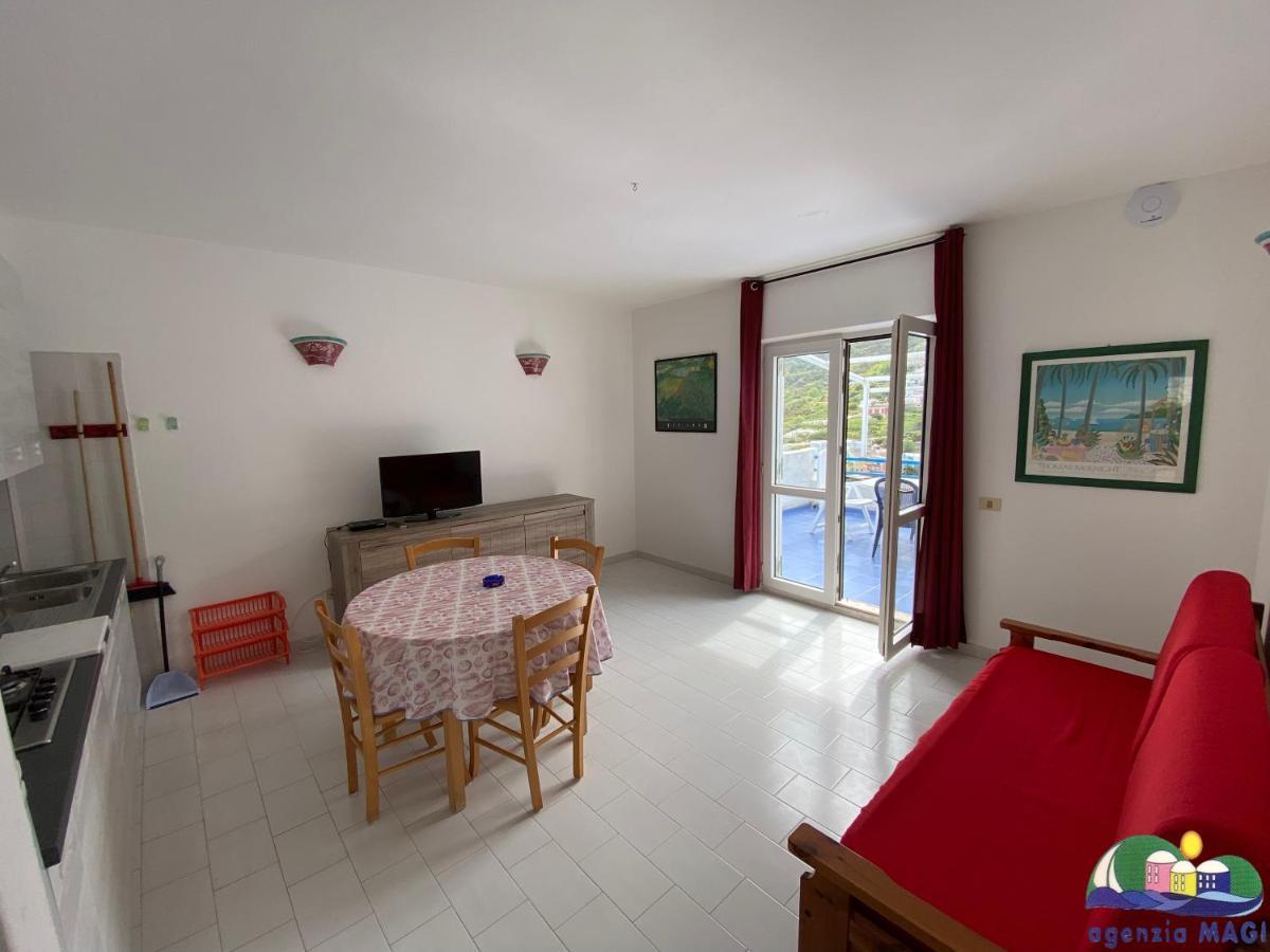 Magi - Appartamenti Maga Circe Ponza Exterior photo